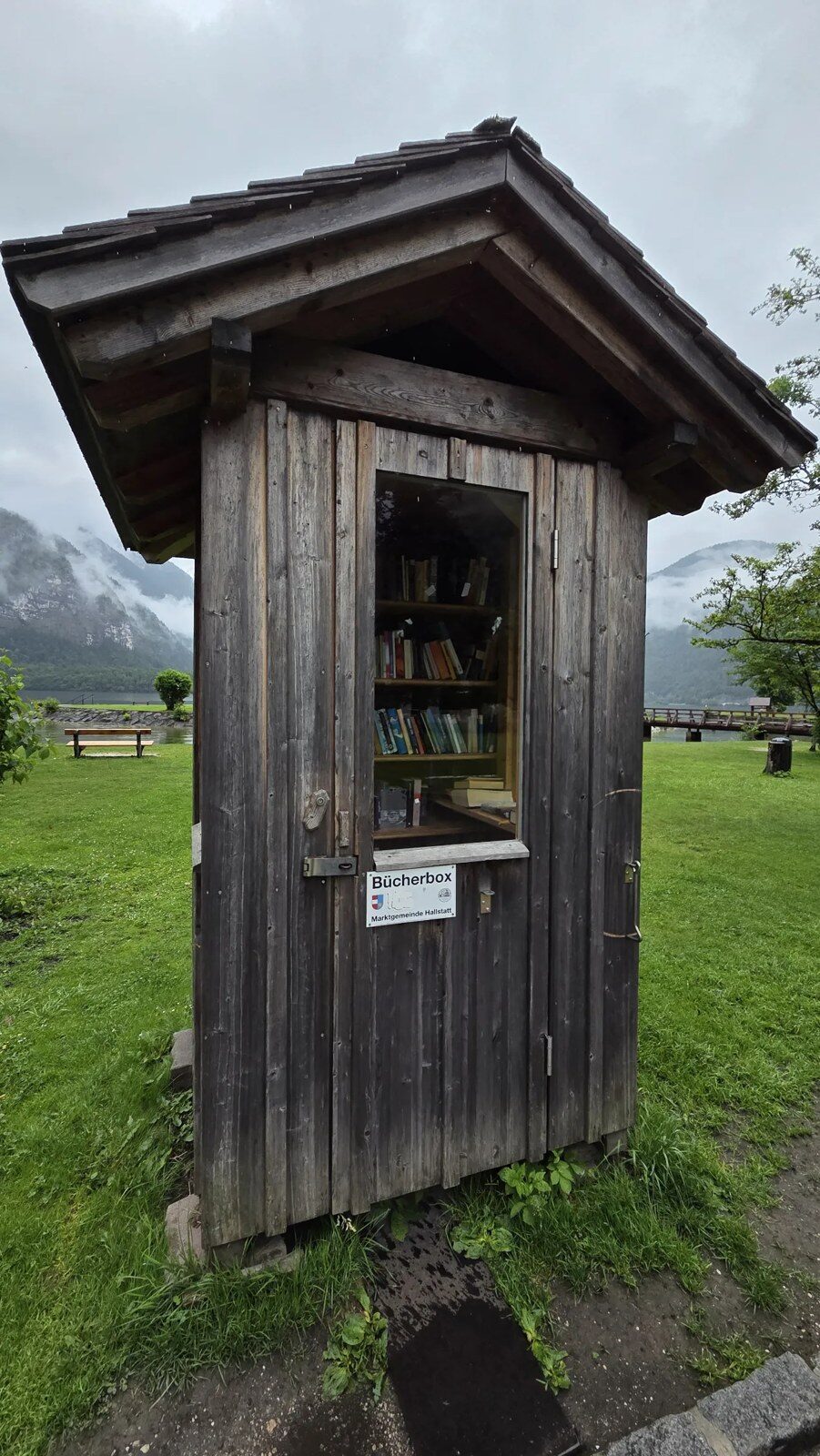 A lakeside book box