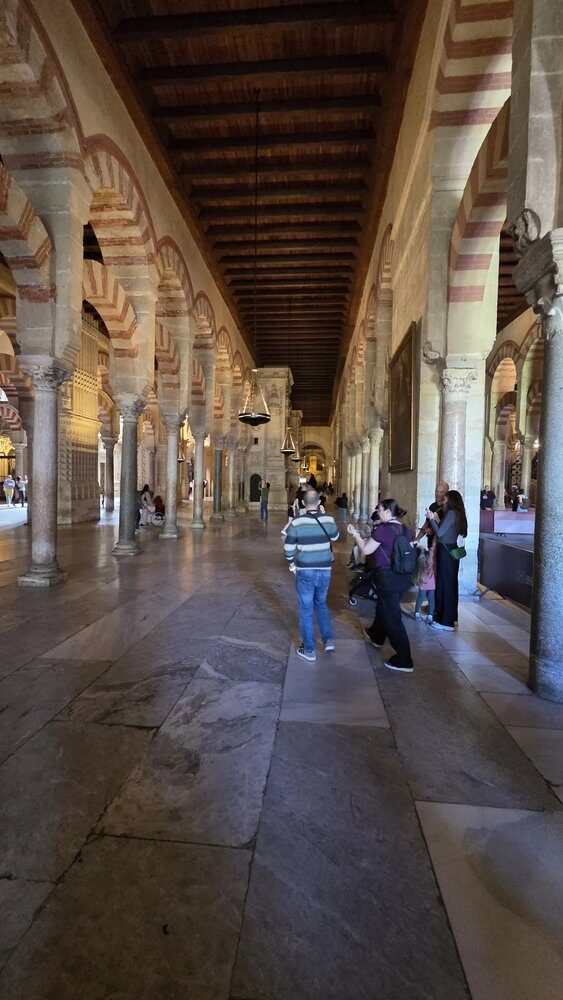 The red-and-white double arches of the Mezquita