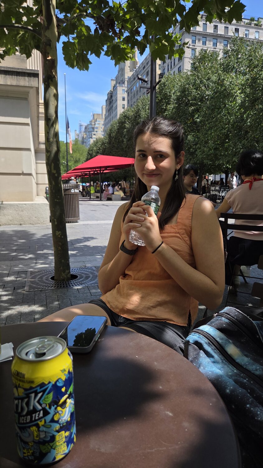 A hot dog stop in the city